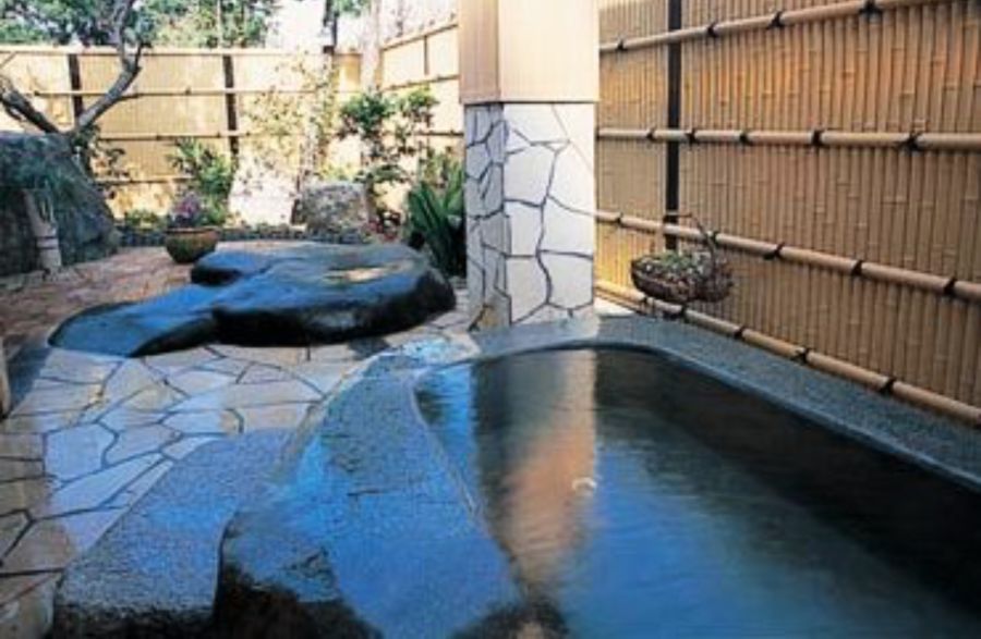 原鶴温泉やぐるま荘岩風呂